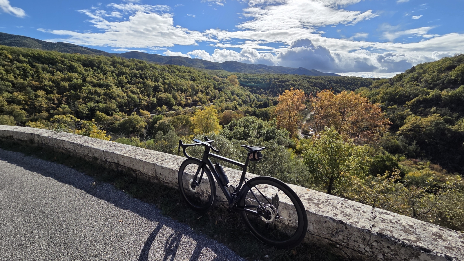 22/10/2025 : Couleurs d'automne sur la route de Sivergues